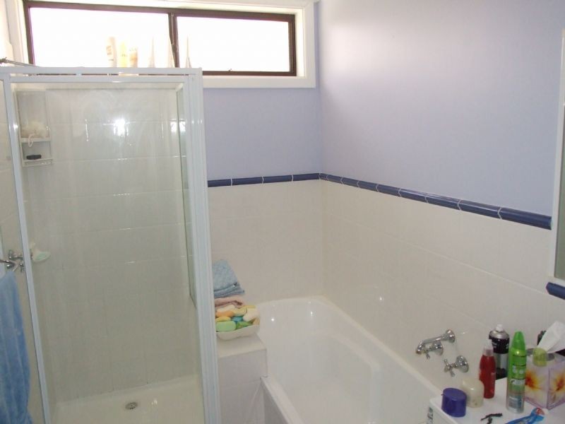 6 Ellinbank Street, Newborough VIC 3825