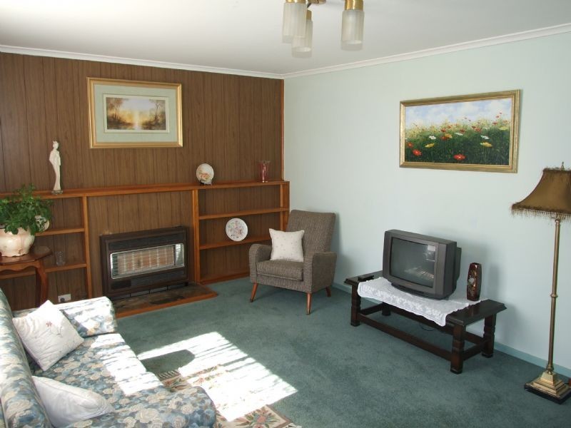 1 Bellbrook Street, Newborough VIC 3825