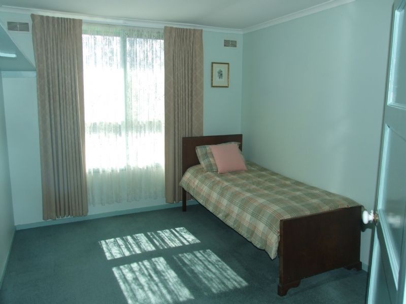 1 Bellbrook Street, Newborough VIC 3825