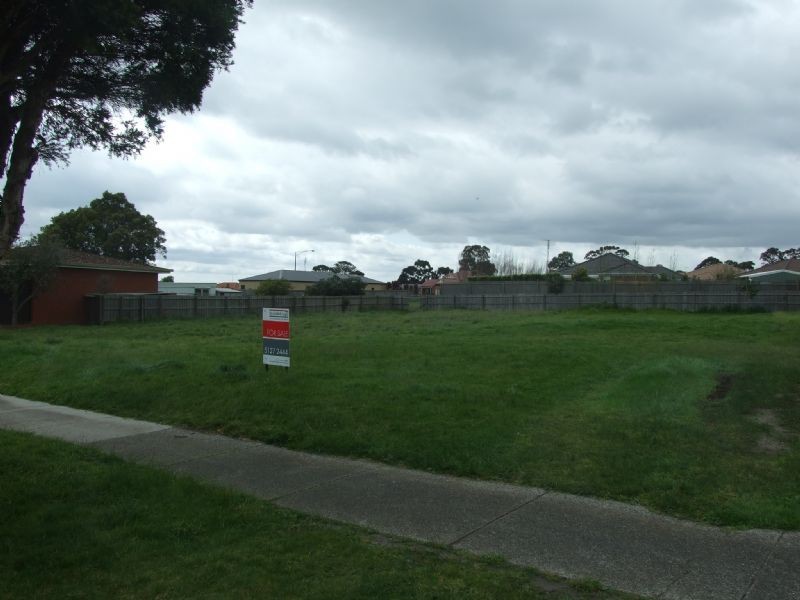19 Alexander Avenue, Moe VIC 3825