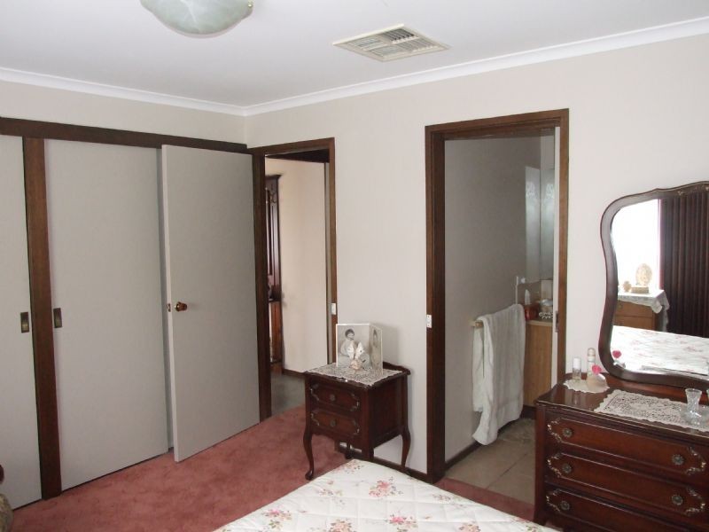 45 Scorpio Drive, Moe VIC 3825