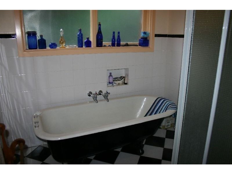 385  McDonalds Track, Hernes Oak VIC 3825