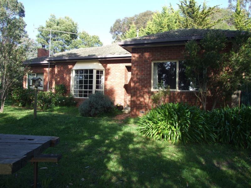 385  McDonalds Track, Hernes Oak VIC 3825