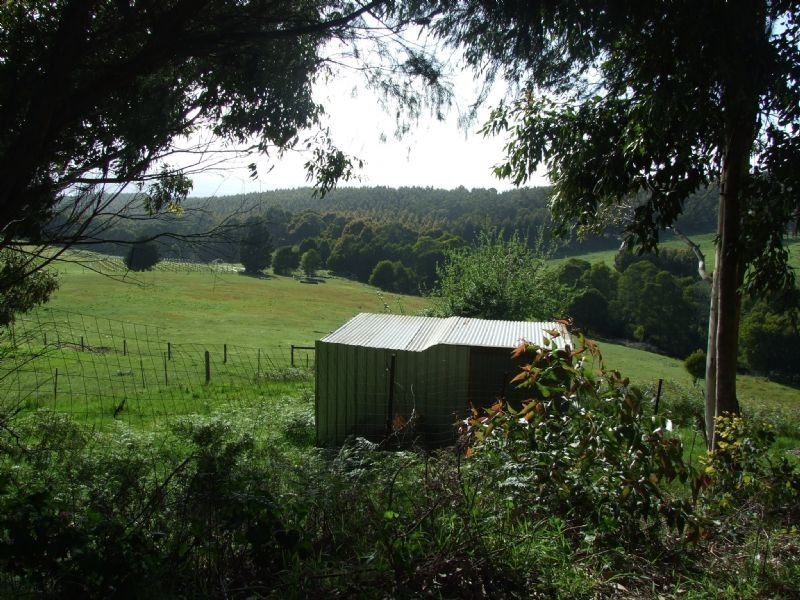 385  McDonalds Track, Hernes Oak VIC 3825