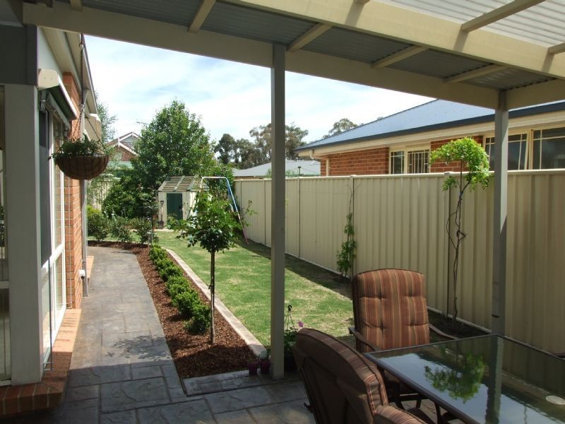 2 Valley Court, Newborough VIC 3825