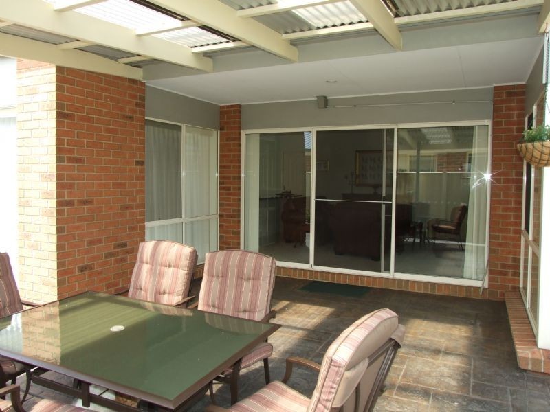 2 Valley Court, Newborough VIC 3825