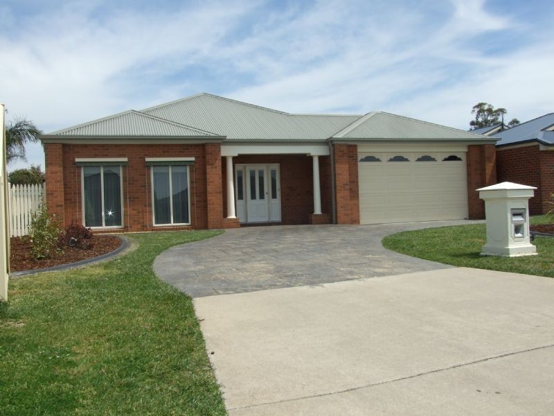 2 Valley Court, Newborough VIC 3825