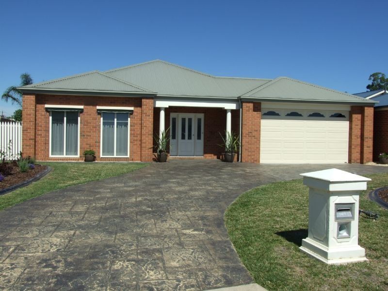 2 Valley Court, Newborough VIC 3825