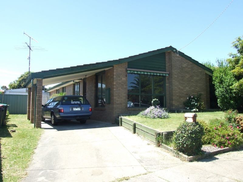 27 Stirling Street, Moe VIC 3825