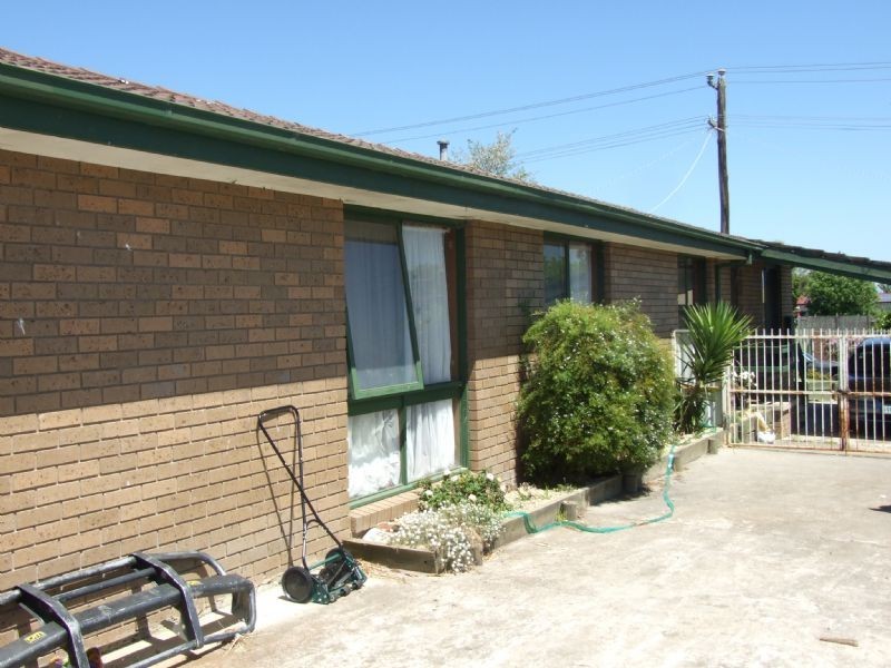 27 Stirling Street, Moe VIC 3825