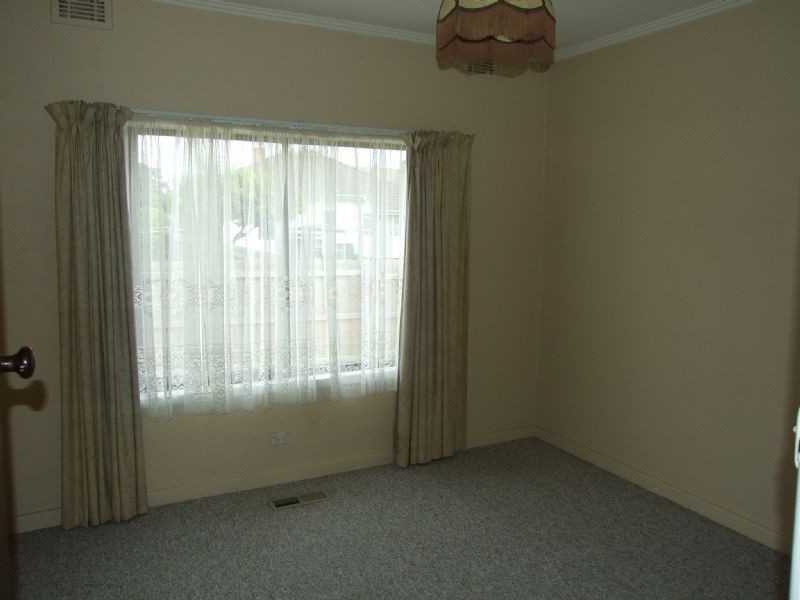 28 Hawker Street, Moe VIC 3825