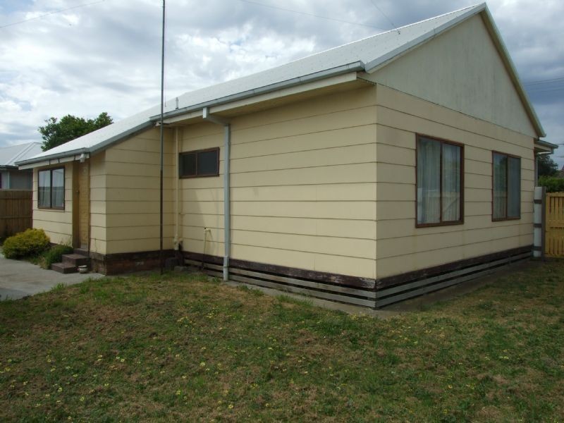 28 Hawker Street, Moe VIC 3825