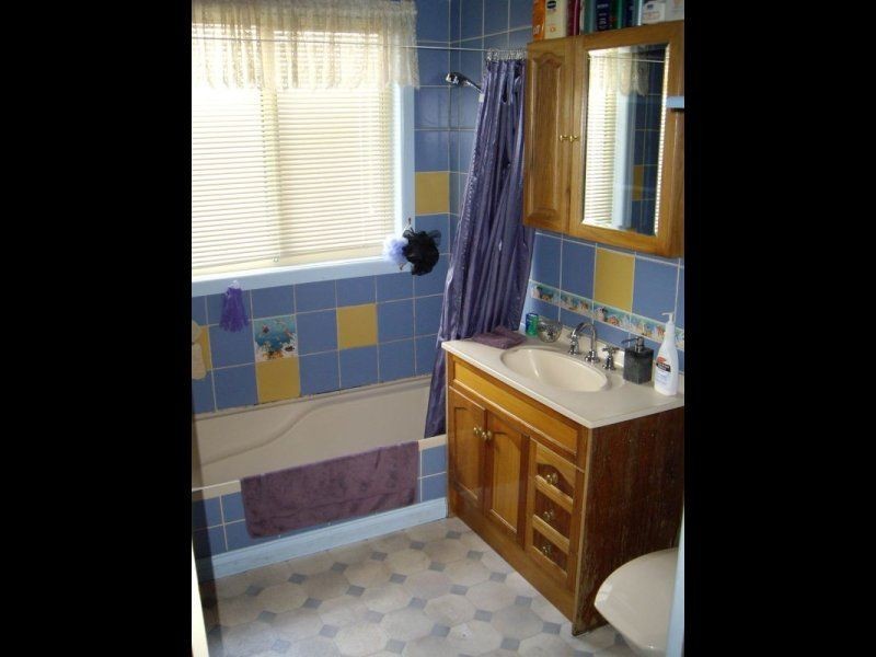 17 Paisley Street, Newborough VIC 3825