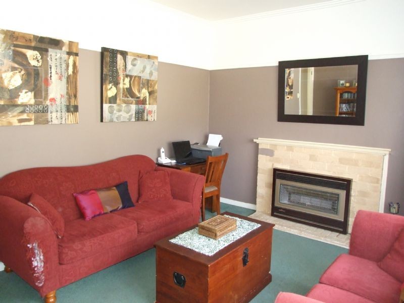 77 Hampton Street, Moe VIC 3825