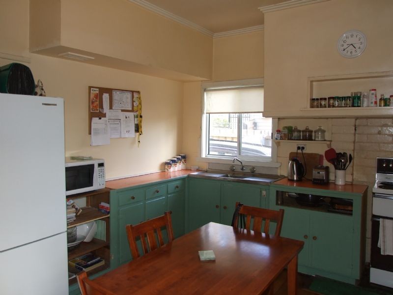 77 Hampton Street, Moe VIC 3825