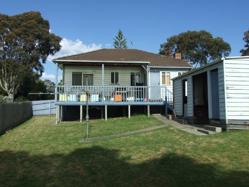 77 Hampton Street, Moe VIC 3825