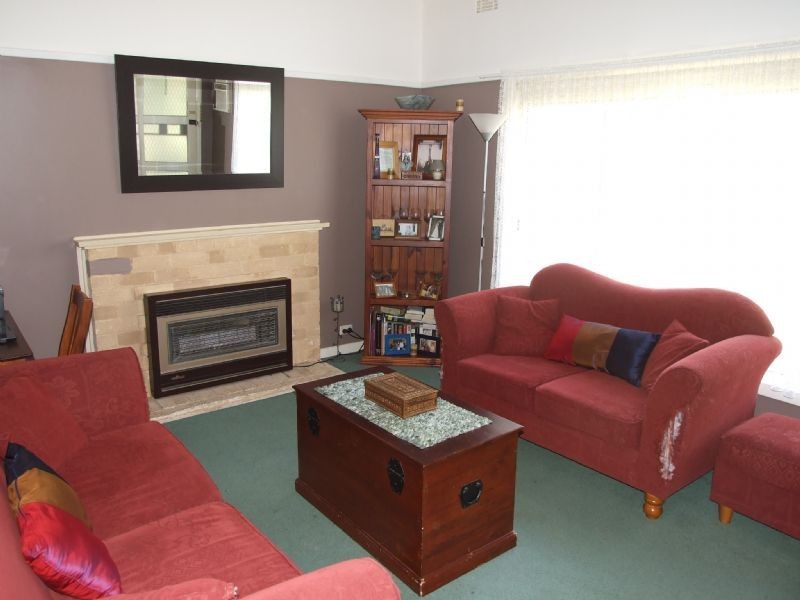 77 Hampton Street, Moe VIC 3825