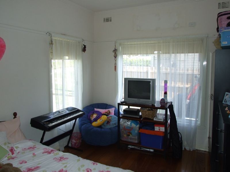 77 Hampton Street, Moe VIC 3825
