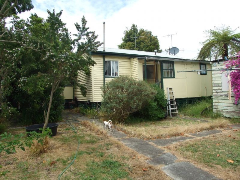 13 Powell Street, Newborough VIC 3825