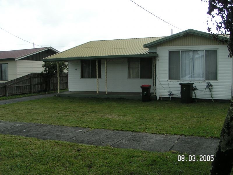 18 Mirboo Street, Newborough VIC 3825