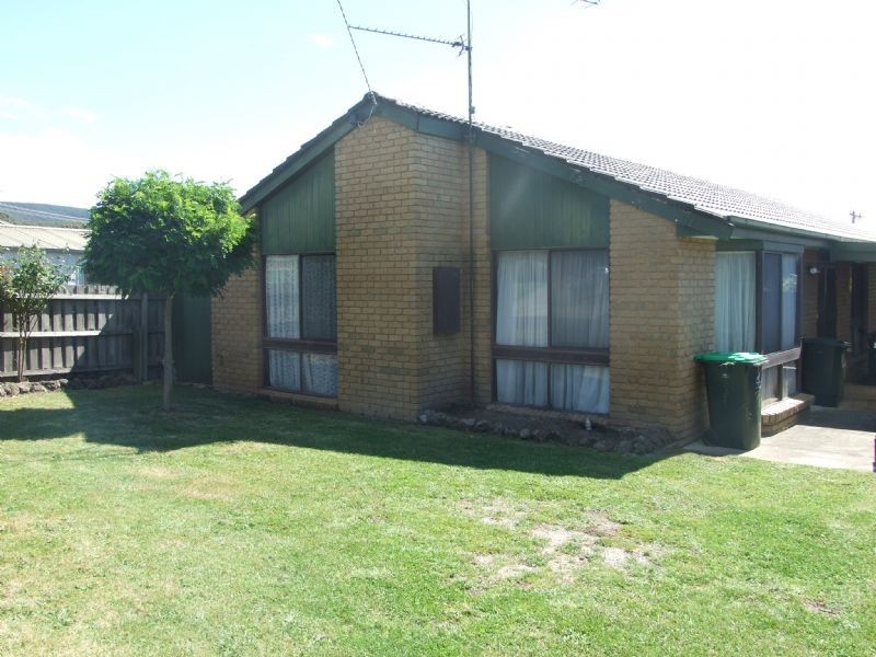 44 Randell Crescent, Moe VIC 3825