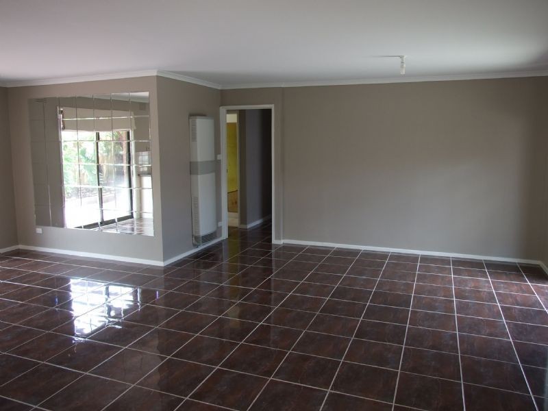 6 Jeeralang Avenue, Newborough VIC 3825