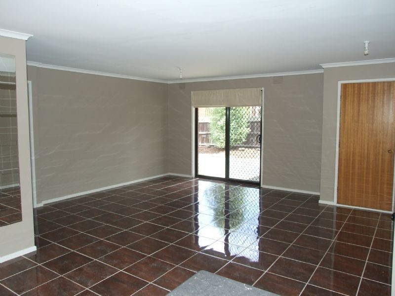 6 Jeeralang Avenue, Newborough VIC 3825