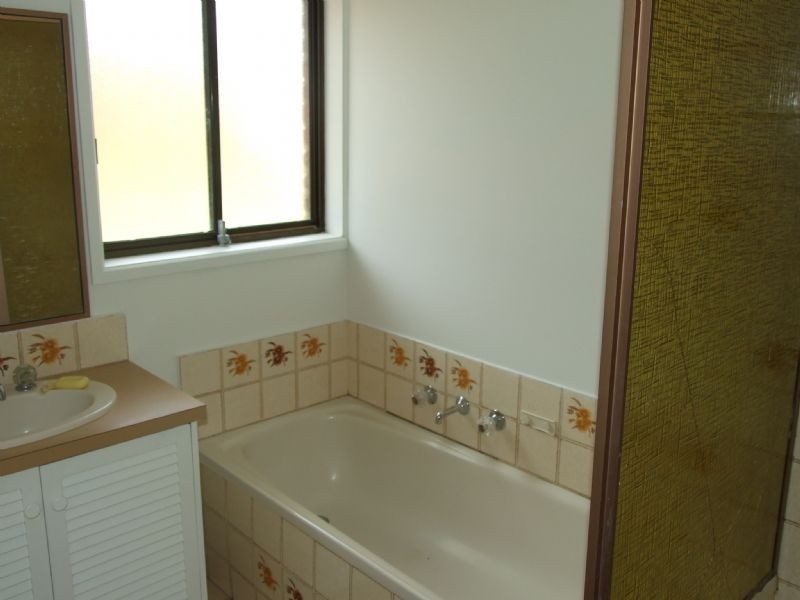 6 Jeeralang Avenue, Newborough VIC 3825