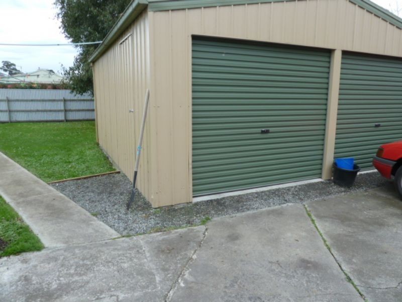 2 Bruce Street, Moe VIC 3825