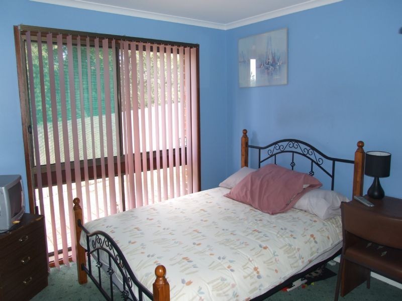 6 Leonis Court, Moe VIC 3825