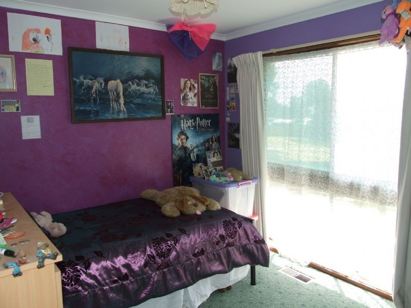 6 Leonis Court, Moe VIC 3825