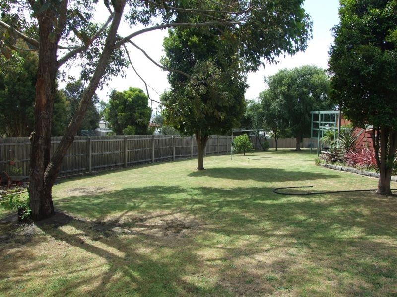 6 Leonis Court, Moe VIC 3825