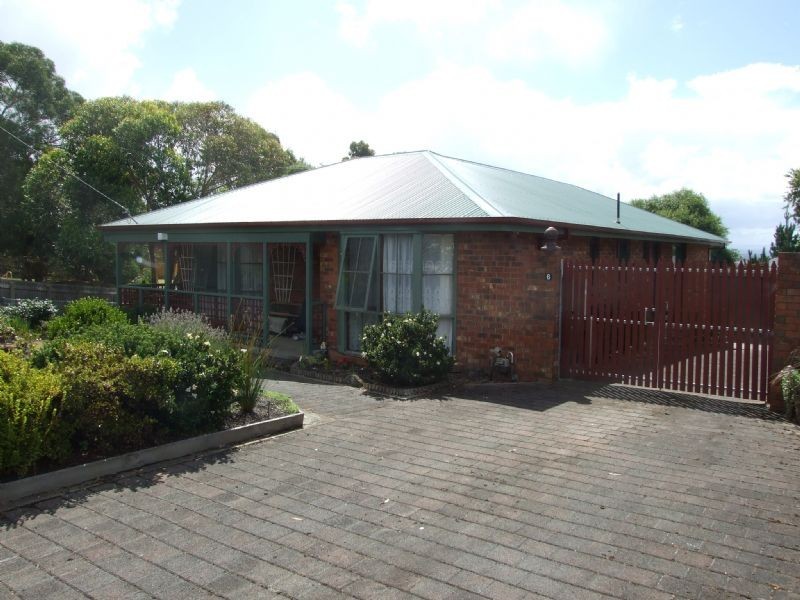 6 Leonis Court, Moe VIC 3825