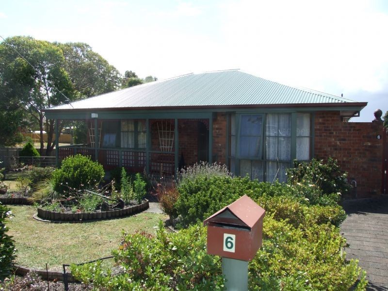 6 Leonis Court, Moe VIC 3825