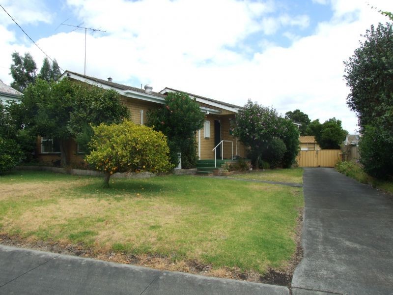 4 Mervyn Street, Moe VIC 3825
