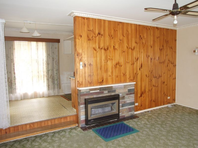 4 Mervyn Street, Moe VIC 3825