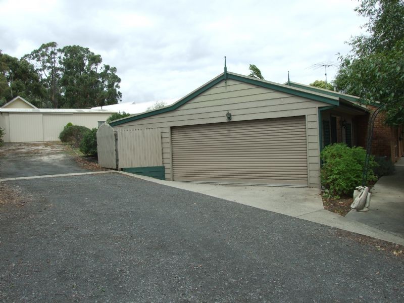 2 Comans Way, Moe VIC 3825