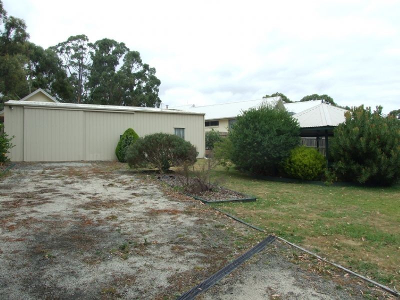 2 Comans Way, Moe VIC 3825