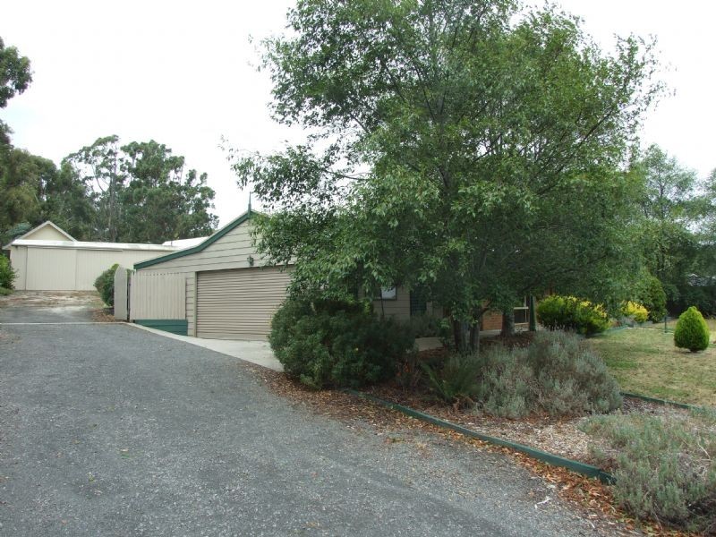 2 Comans Way, Moe VIC 3825
