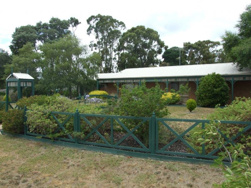 2 Comans Way, Moe VIC 3825