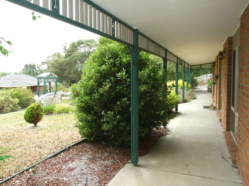 2 Comans Way, Moe VIC 3825