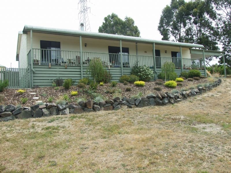 14 Yasmin Drive, Hernes Oak VIC 3825