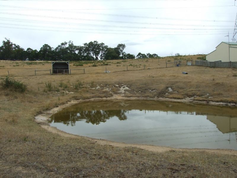 14 Yasmin Drive, Hernes Oak VIC 3825