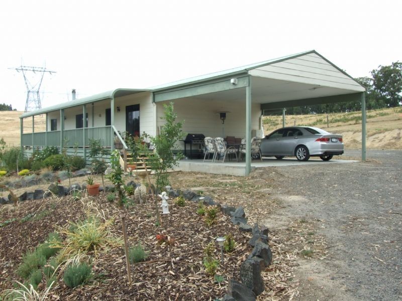 14 Yasmin Drive, Hernes Oak VIC 3825