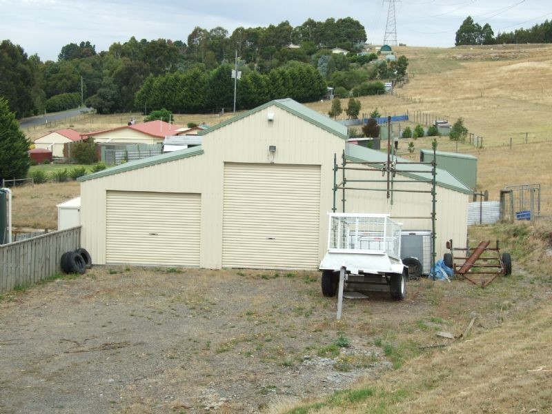 14 Yasmin Drive, Hernes Oak VIC 3825