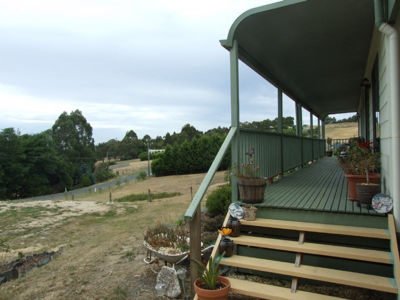 14 Yasmin Drive, Hernes Oak VIC 3825