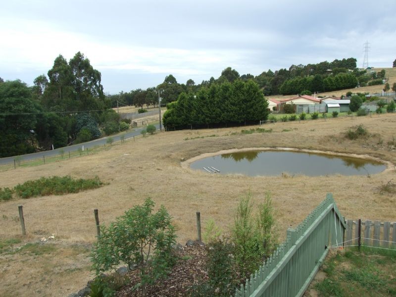 14 Yasmin Drive, Hernes Oak VIC 3825