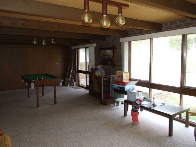 12 Cemetery Road, Moe VIC 3825