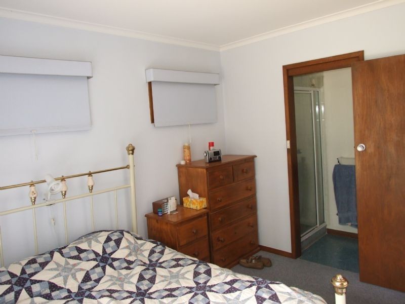12 Cemetery Road, Moe VIC 3825