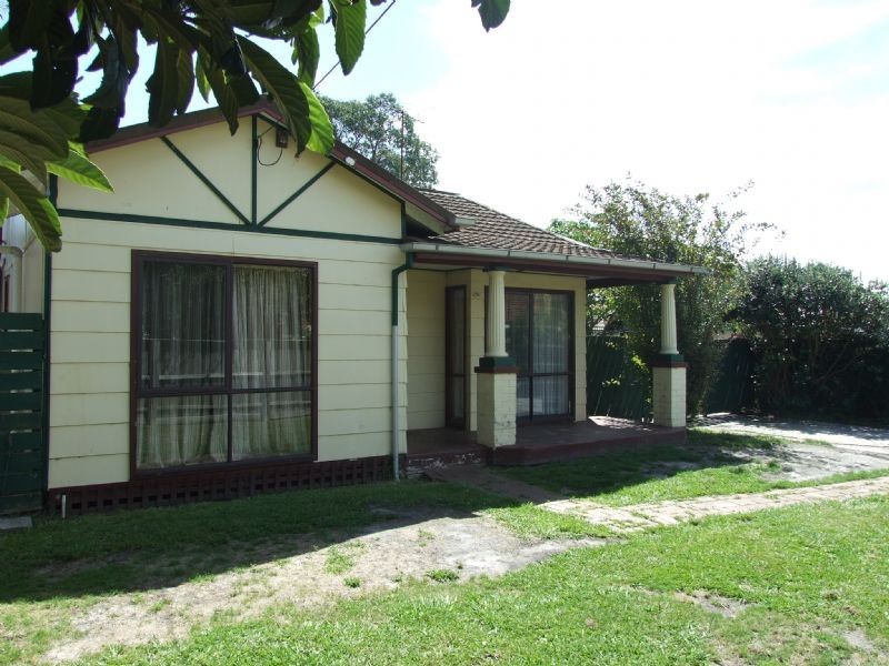 16 Bruce Street, Moe VIC 3825